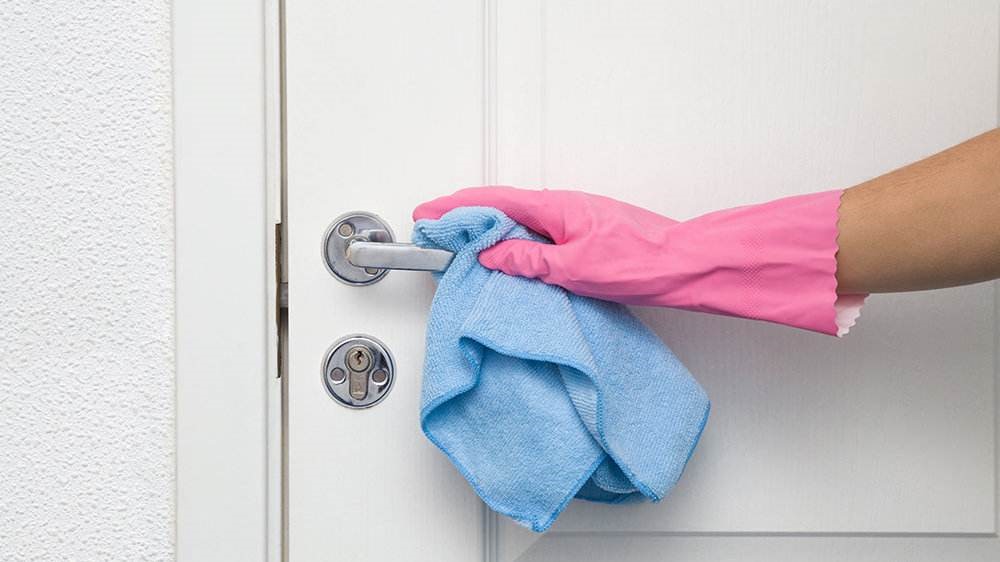 Ежедневное обслуживание оборудования для дверей из нержавеющей стали и D