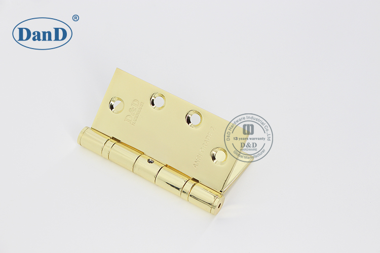 Внутри дверей шарнир